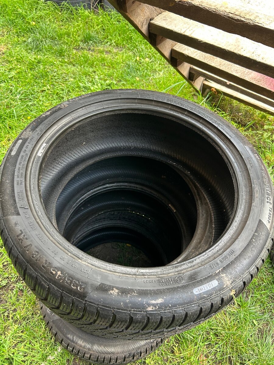 4x zimní pneu Continental 235/45R18 V XL