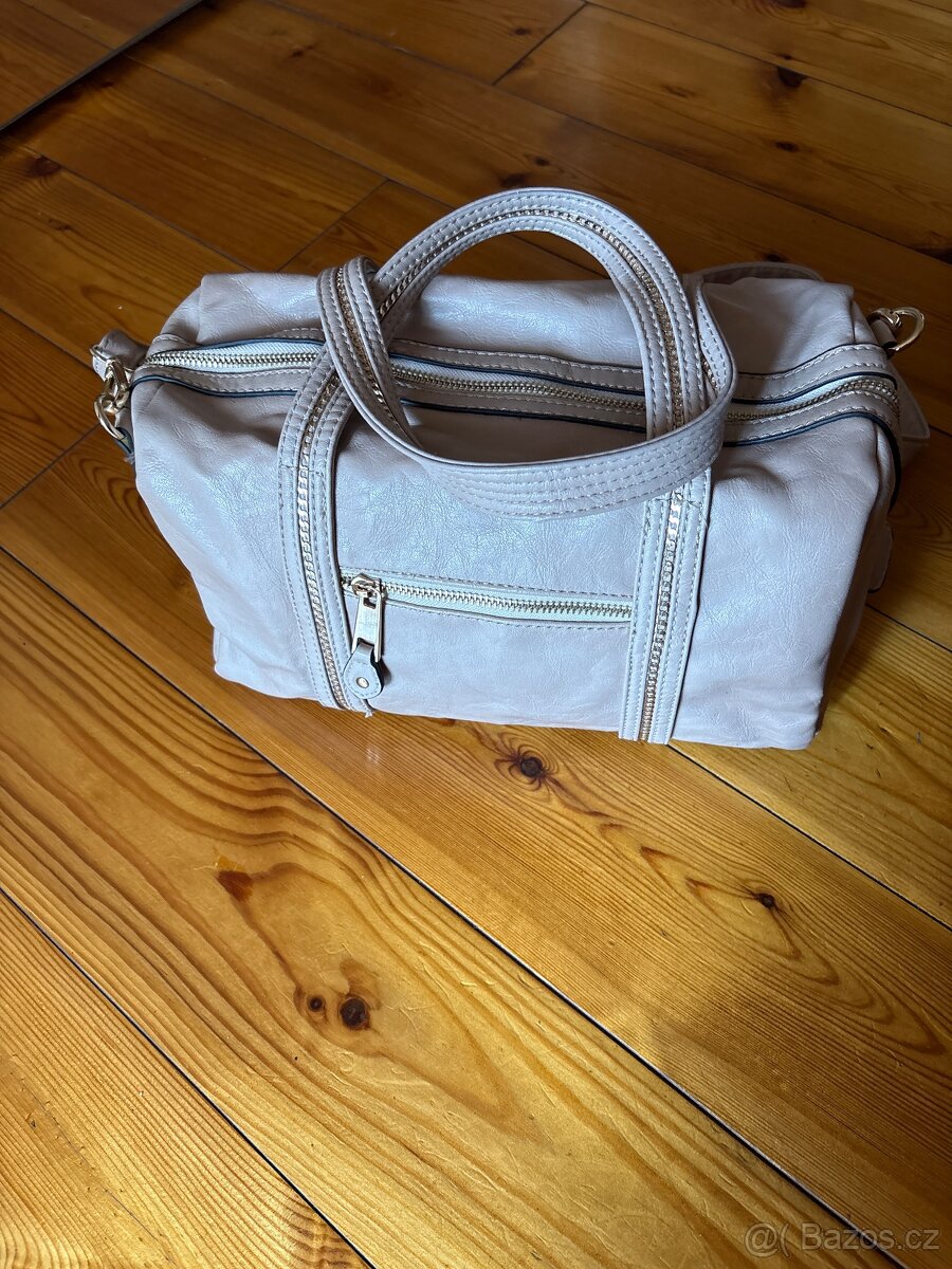 Kožená kabelka pudrová růžová