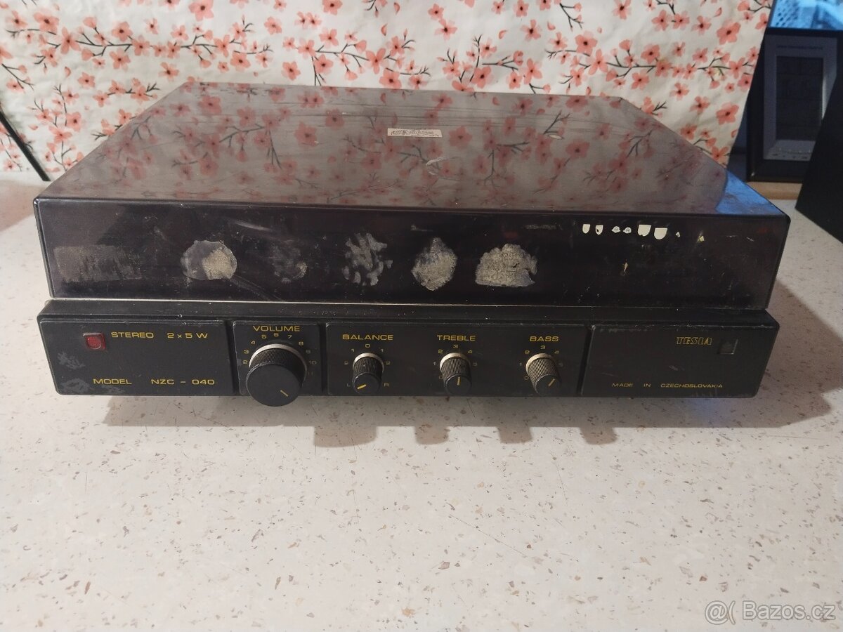 Gramofón TESLA MODEL NCZ-040