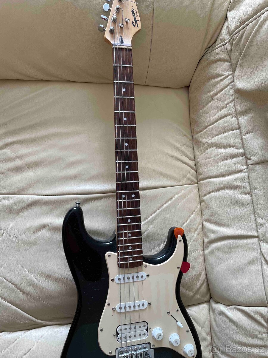 Kytara Squier Fender