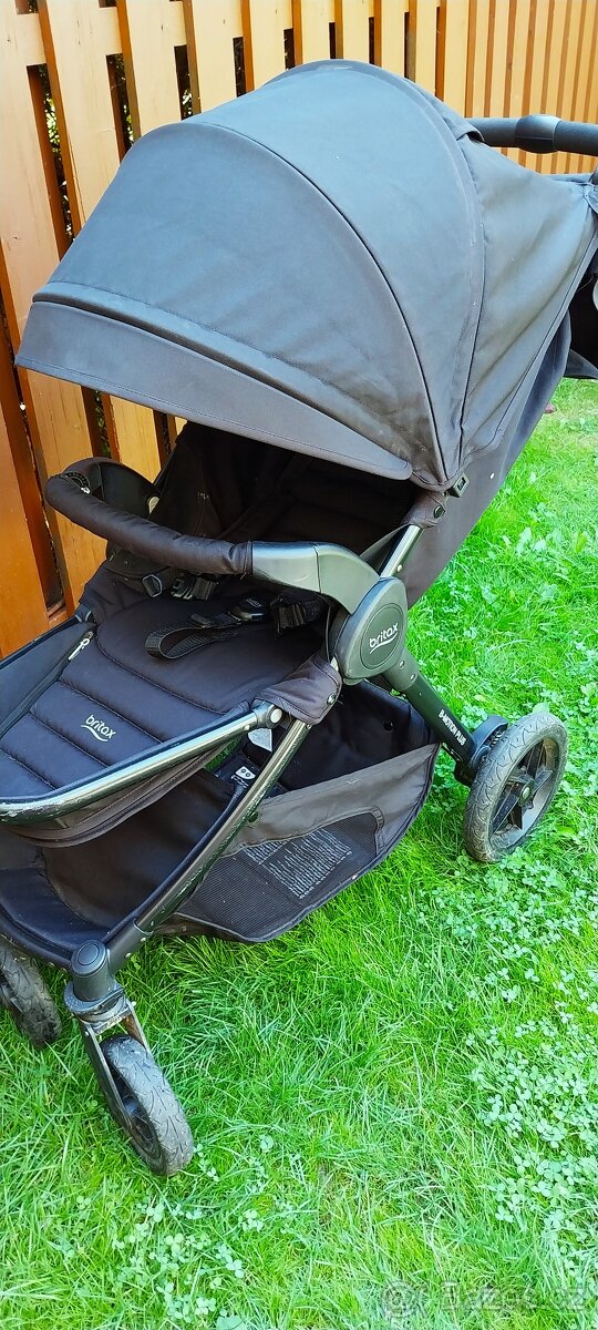 Kočárek + příslušenství