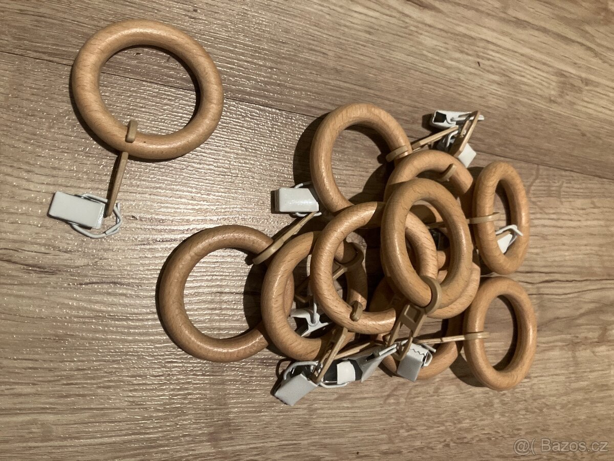 Dřevěné kroužky na závěsy Ikea