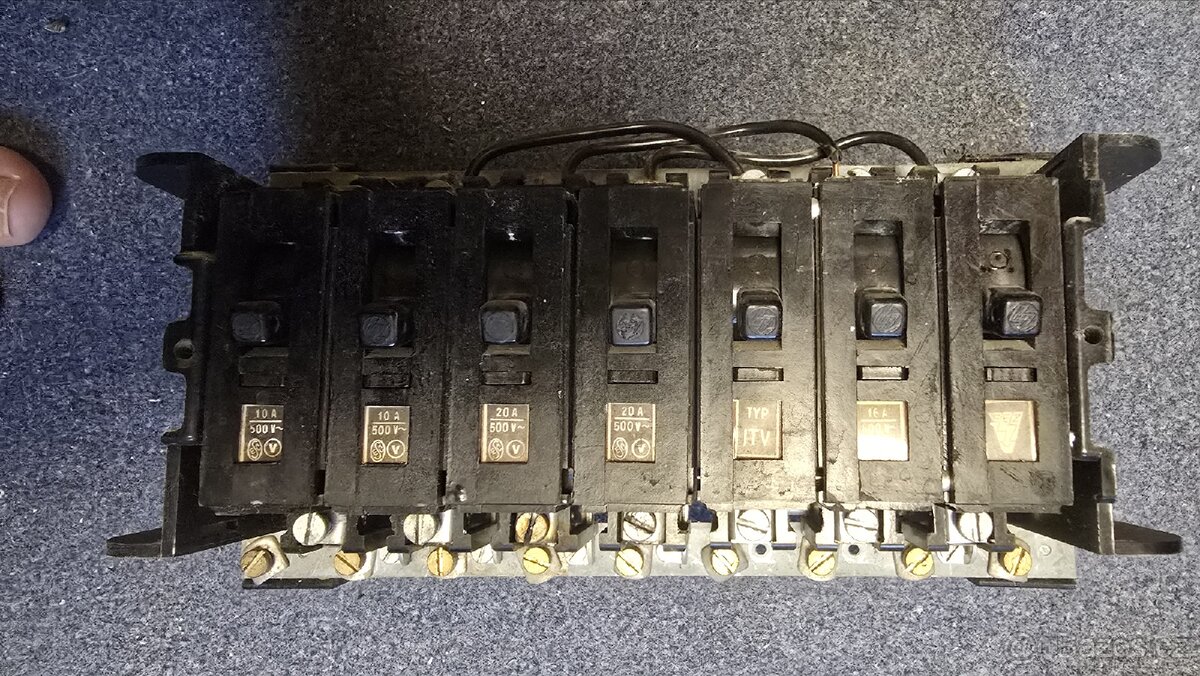 Jističe 2x10A 2x20A 16A