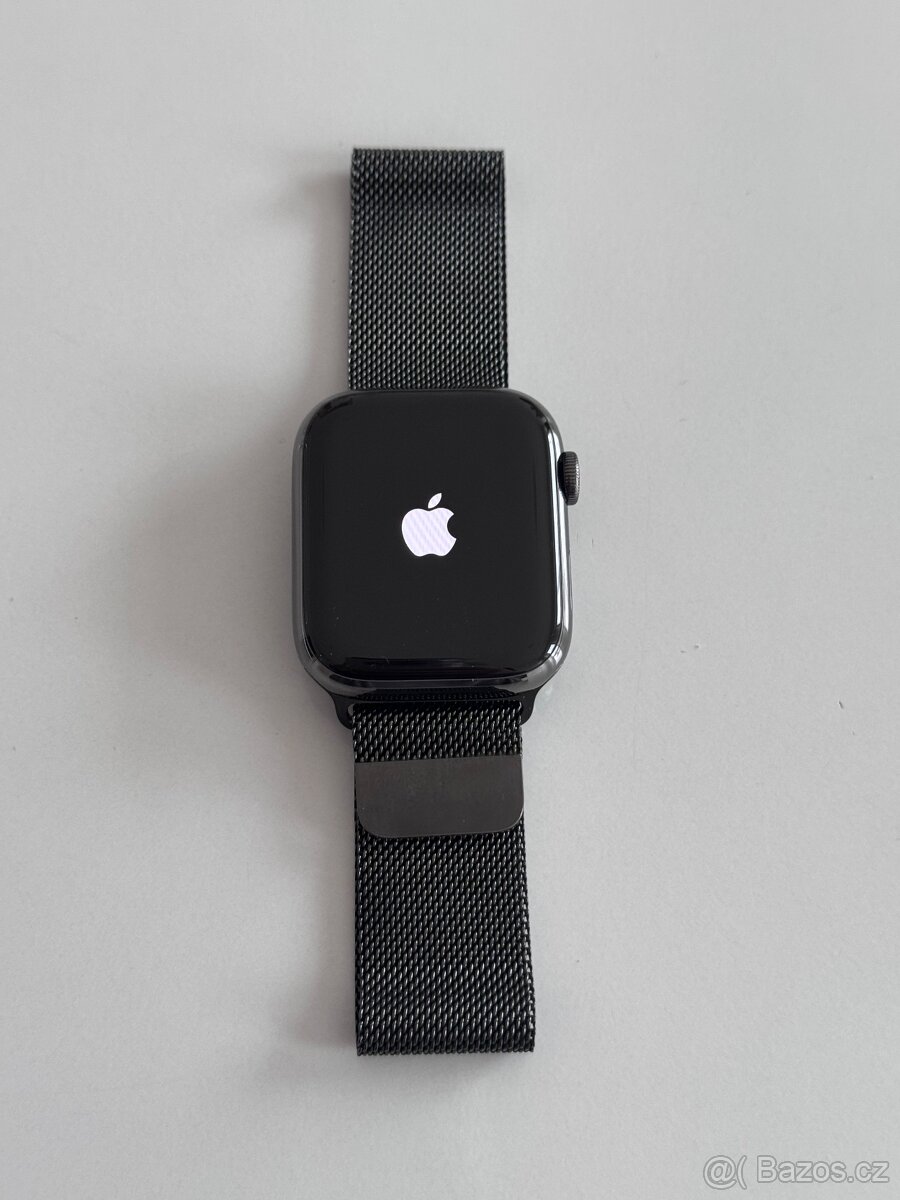 Apple Watch 8 45mm, stainless steel graphite
