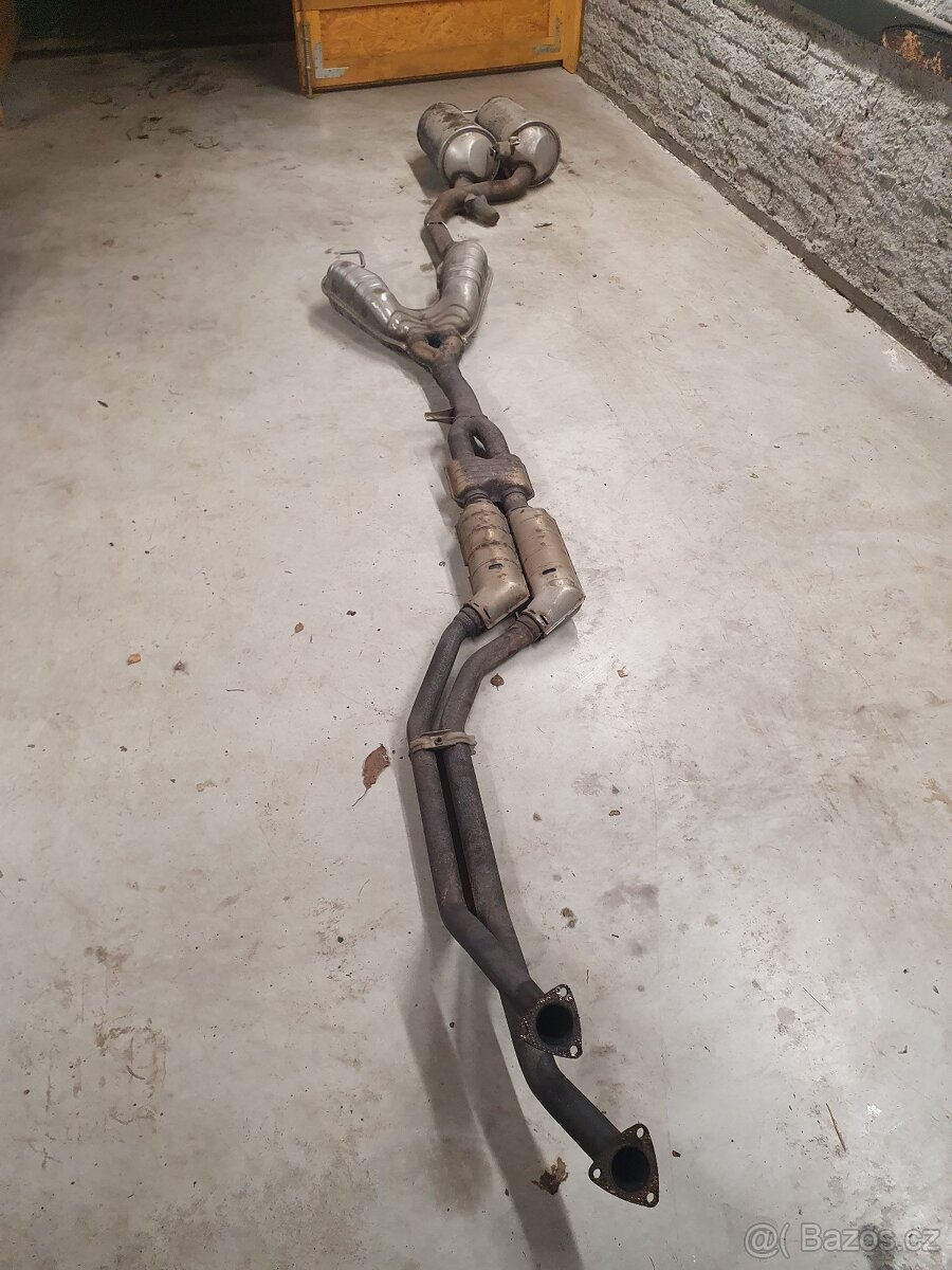 Kompletní výfuk s katalyzátorem BMW e39 528i