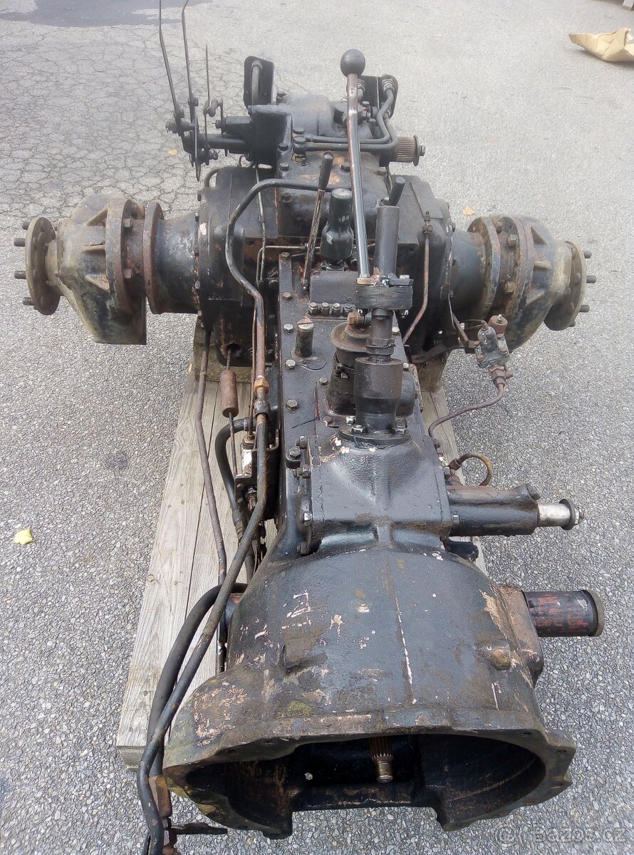 Podvozek Zetor 7745 Převodovka rozvodovka portály