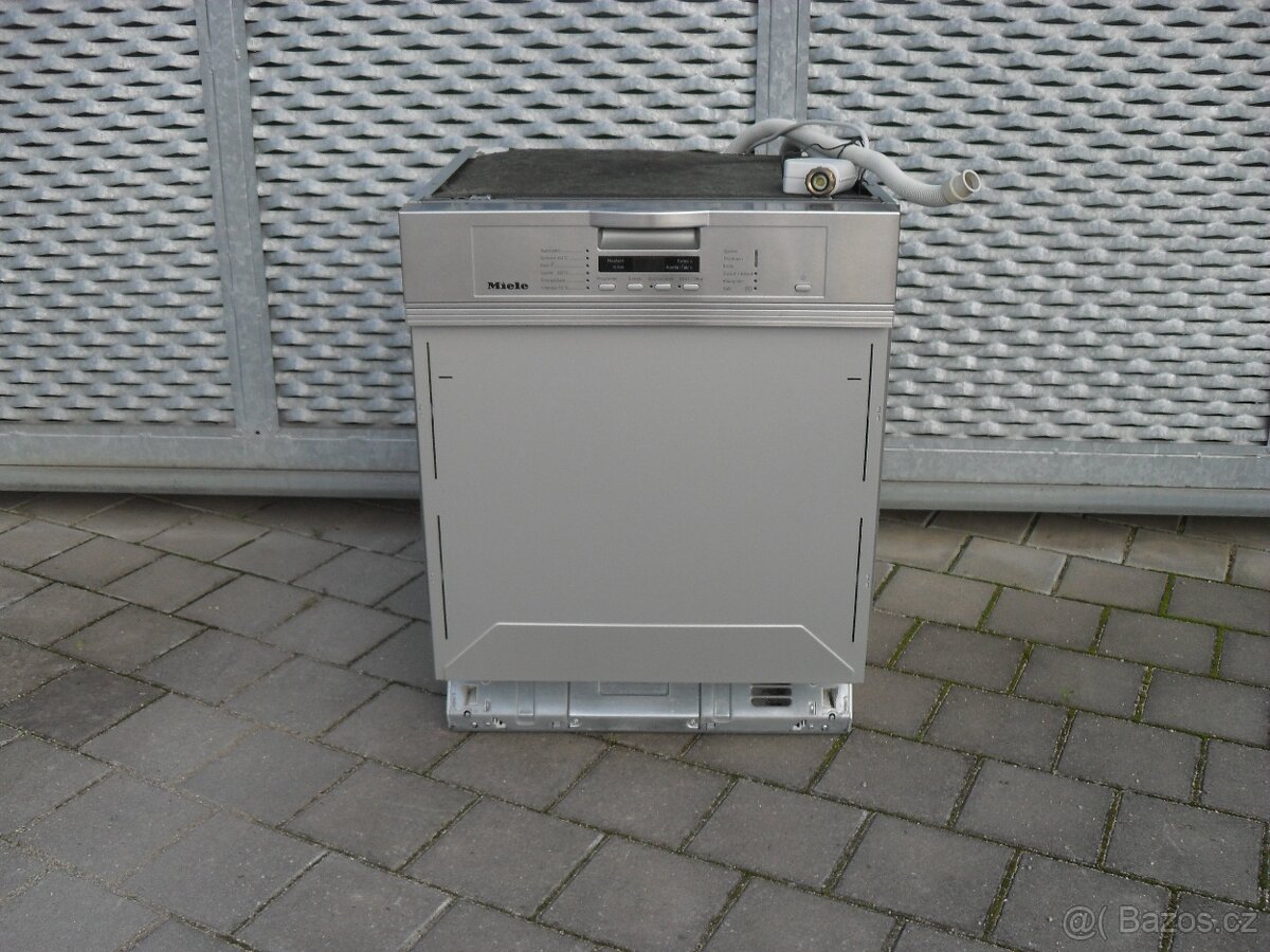 VESTAVNÁ MYČKA MIELE,LUXUSNÍ ZNAČKA,NEREZ,LCD,TURBO.tř.A+