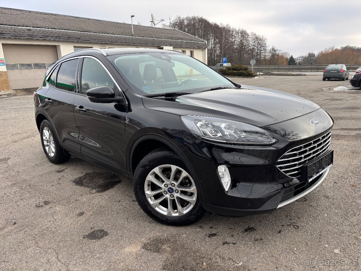 Kuga 2.5 TITANIUM X PHEV Virt.tažn. Kompl. servis. historie