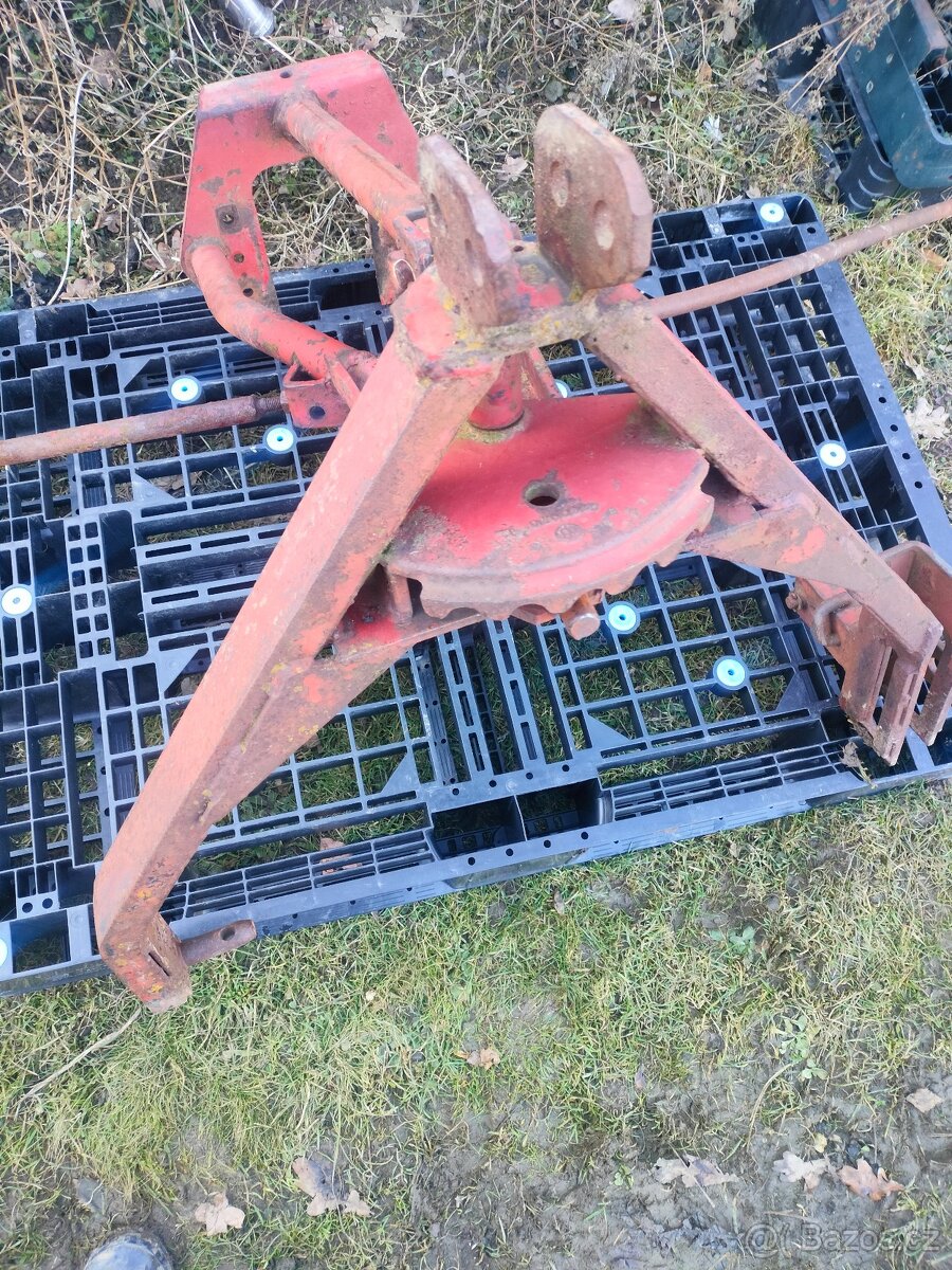 Prodám závěs ,kozu na obraceč sena EELLA TH 4