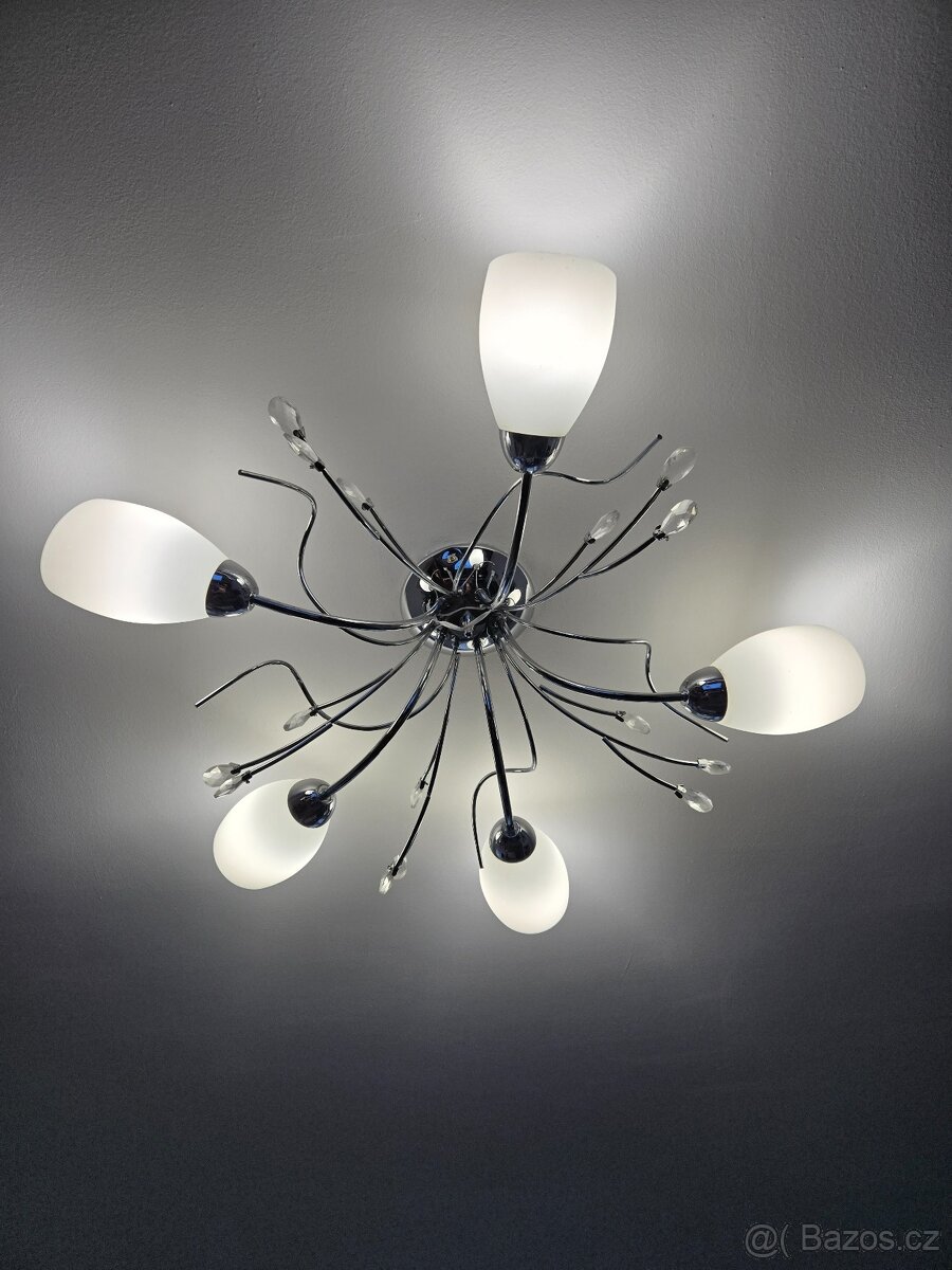 Moderní stropní lustr