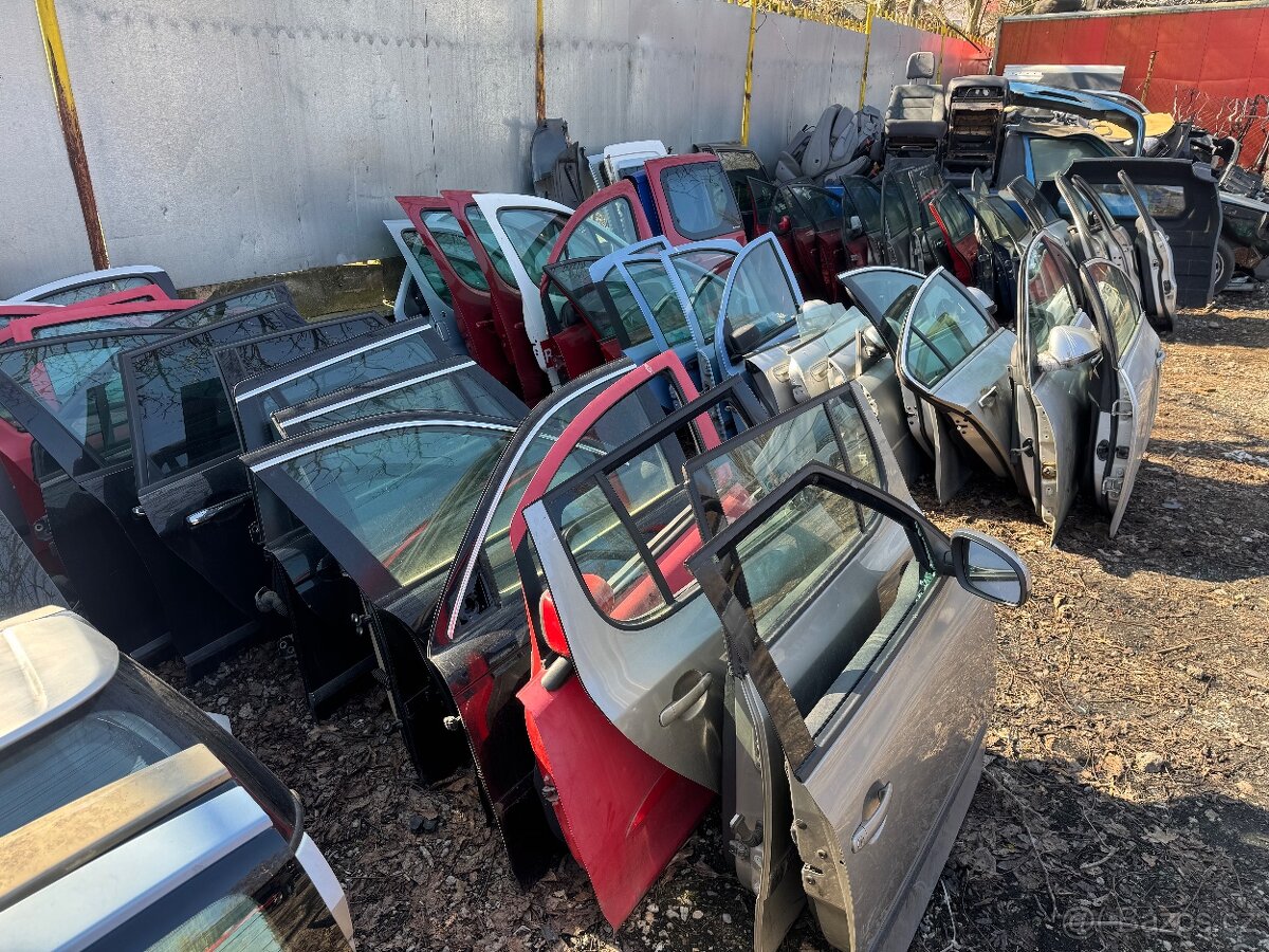 Dveře na různá vozidla