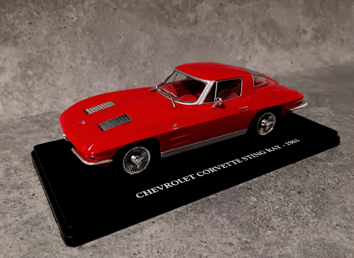 Chevrolet Corvette Sting Ray 1:24