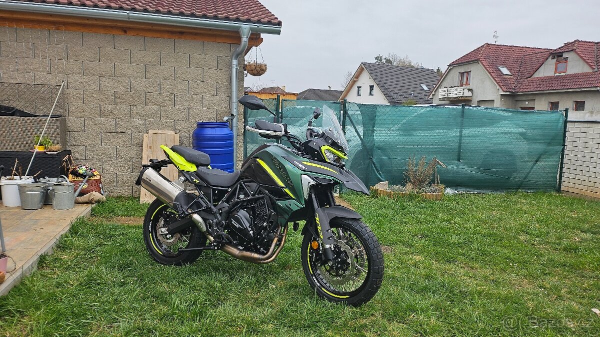 Benelli TRK702 model X -zánovní záruka TOP stav