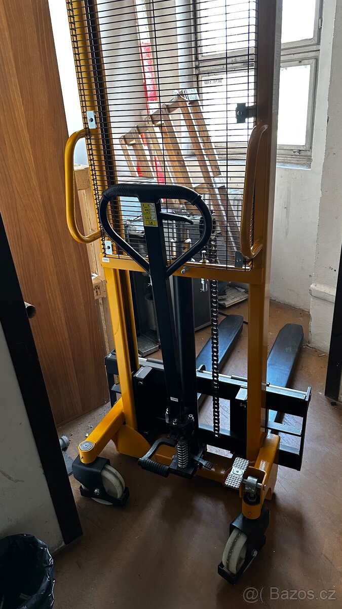 Vysokozvižný vozík ruční 1500Kg 200cm