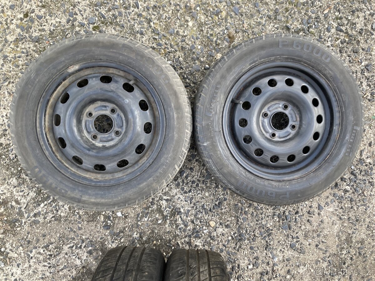 Letní pneu 195/60/15” Pirelli