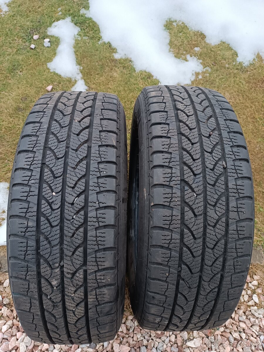 PRODÁM ZIMNÍ PNEU 205/65R16C - zánovní