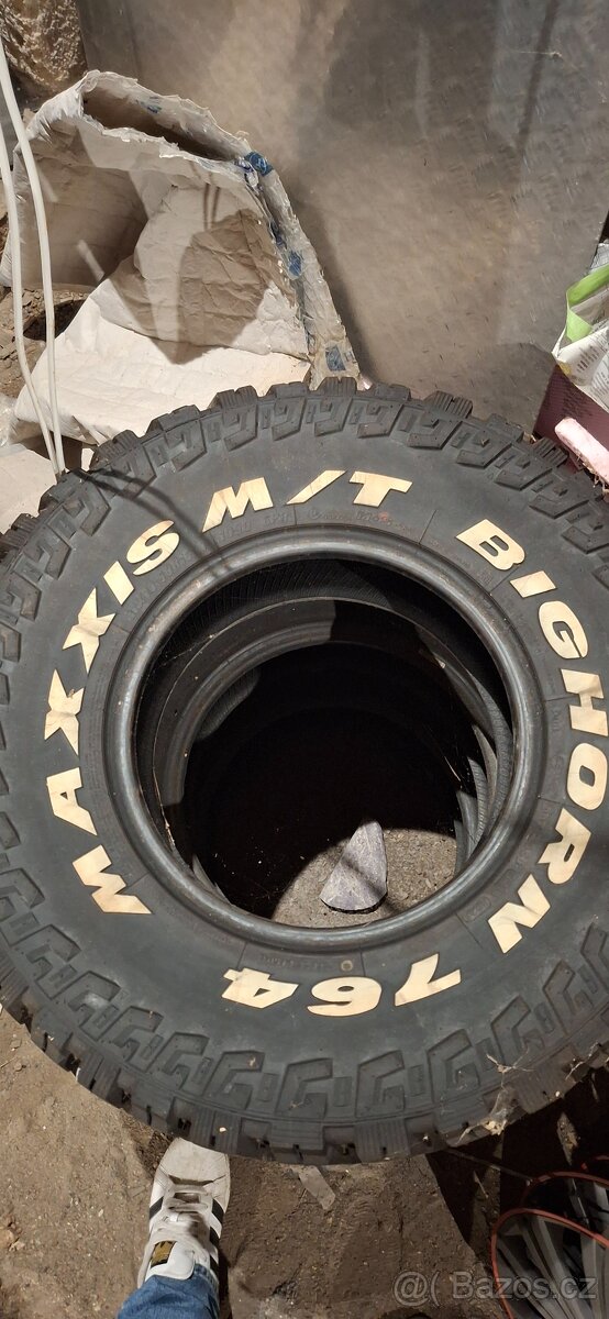 Maxxis bighorn 31x10.5 R15