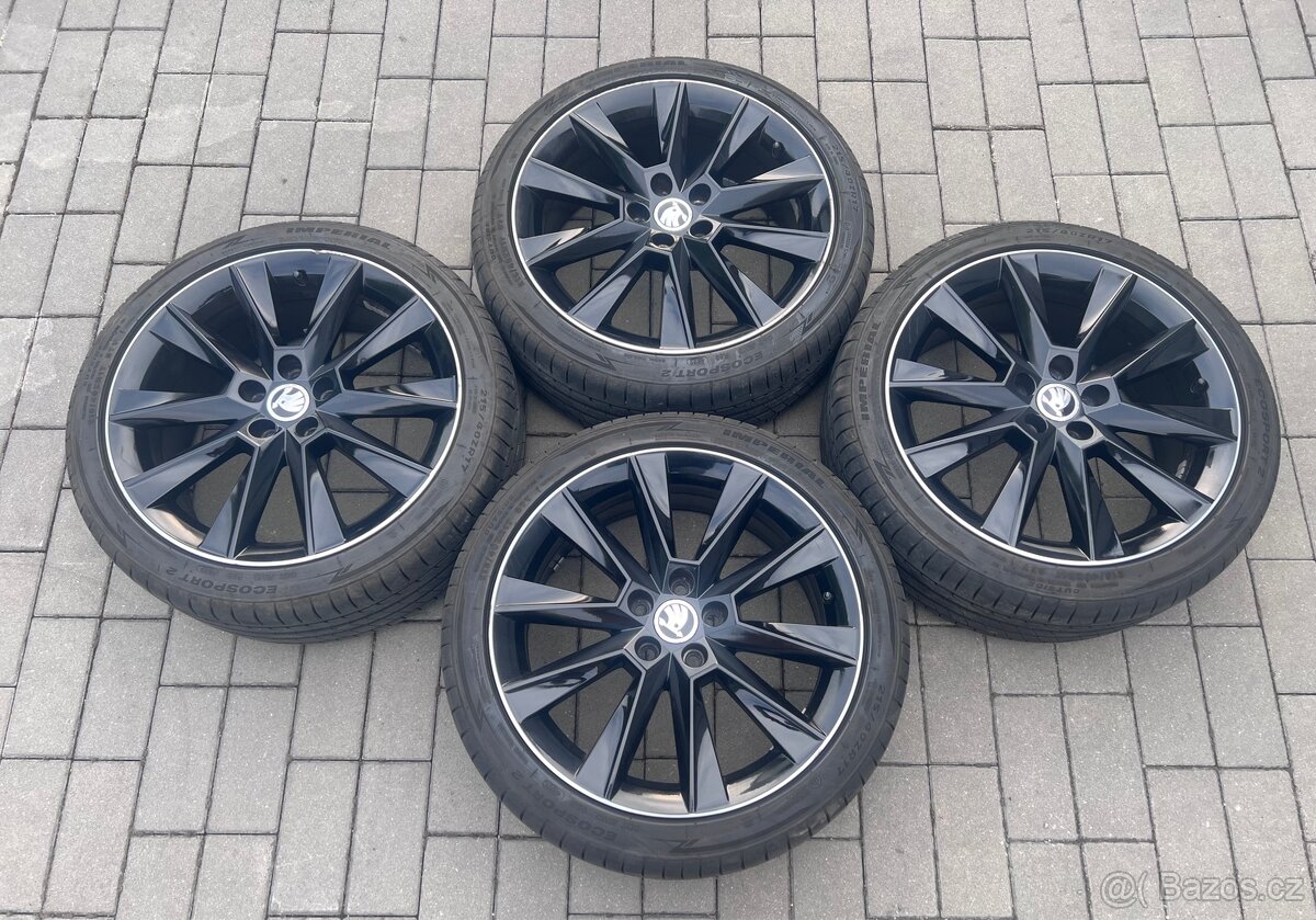 Rapid, Fabia - 17” Savio + letní 215/40 Imperial 7mm