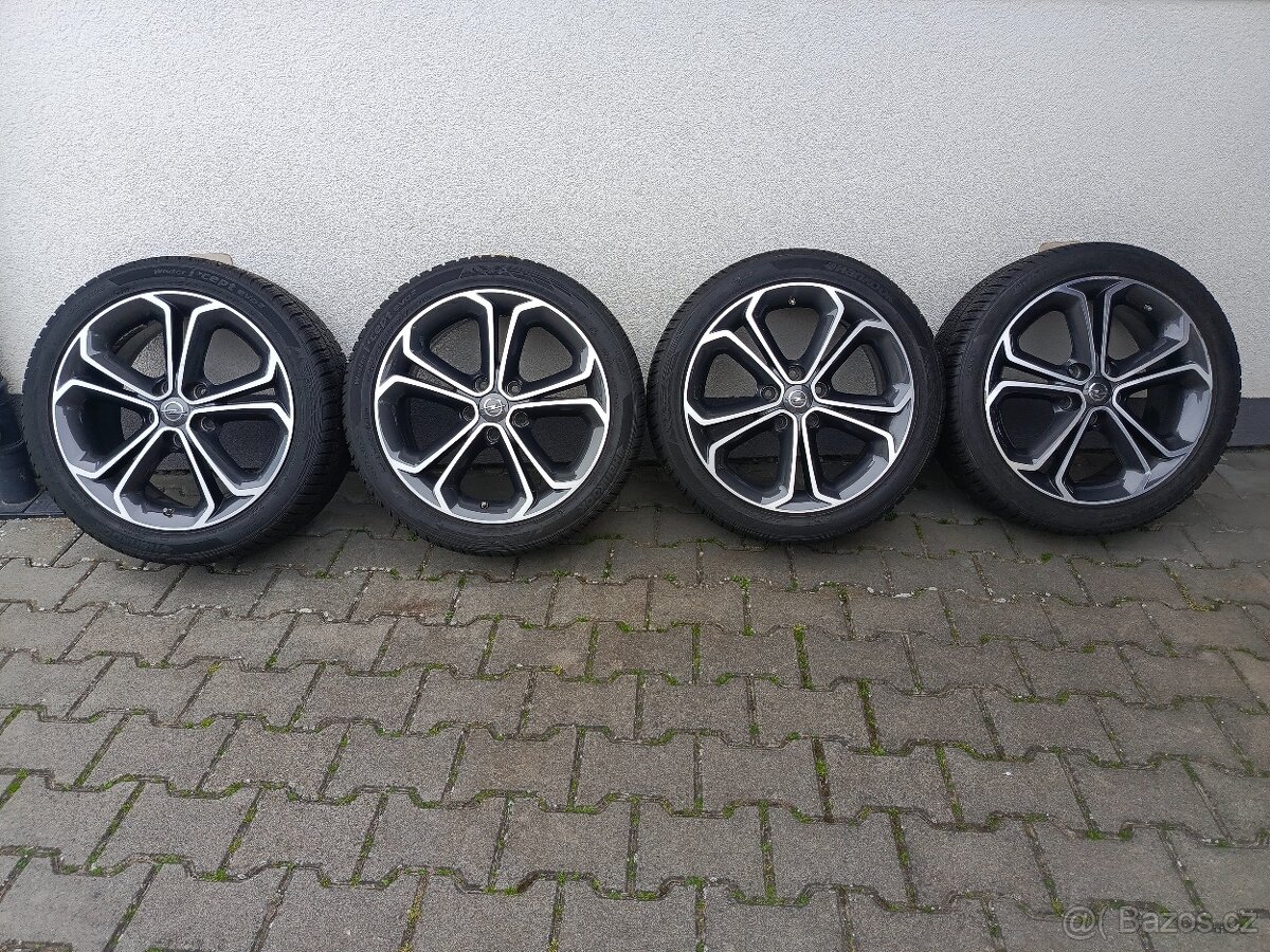 KOMPLETNÍ ZIMNÍ KOLA OPEL CORSA OPC 215/45 R1