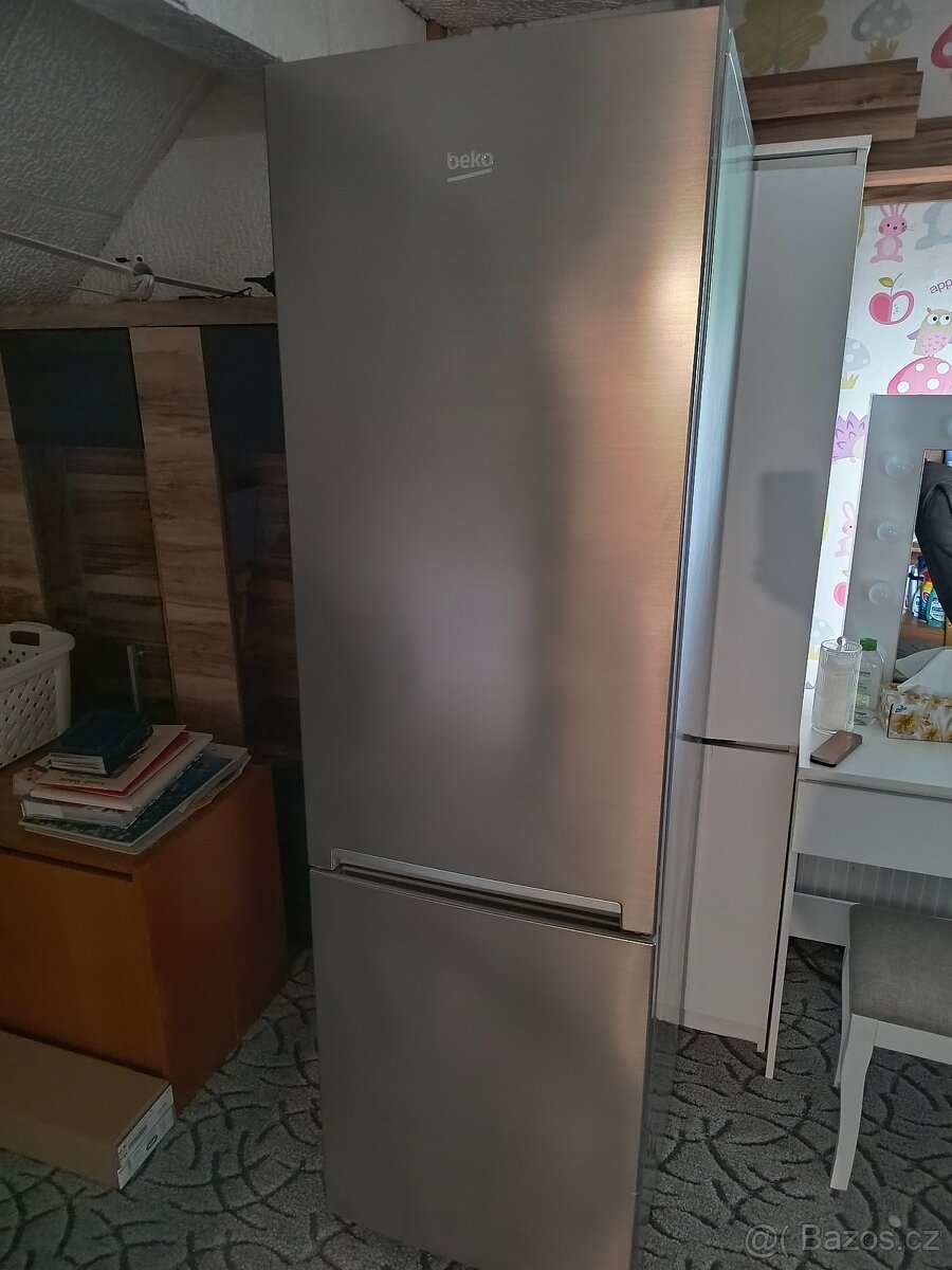 Lednice s mrazákem Beko