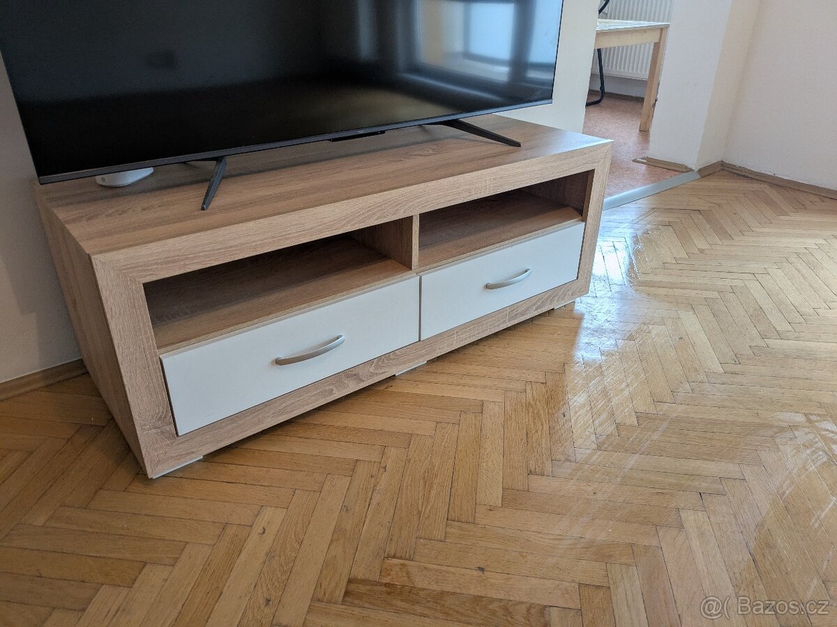 TV stolek