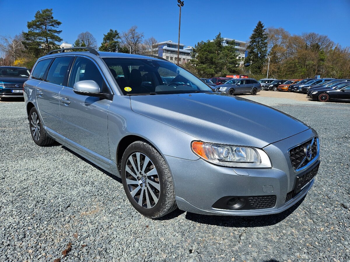 VOLVO V70 2.0 D4 120KW 5VÁLEC 2013