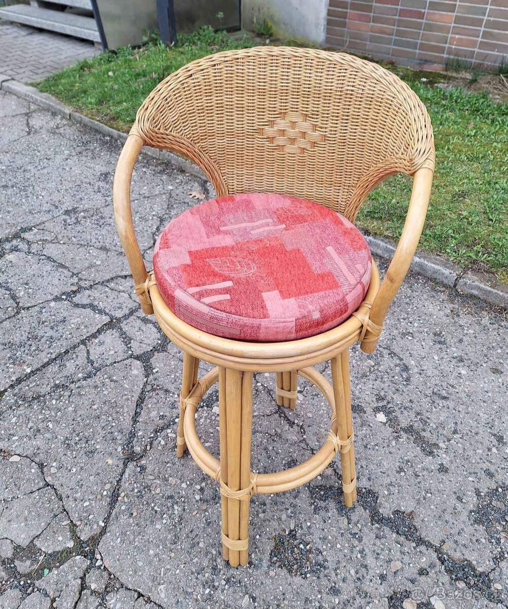 Prodám barové židle (2ks) - dřevo, ratan