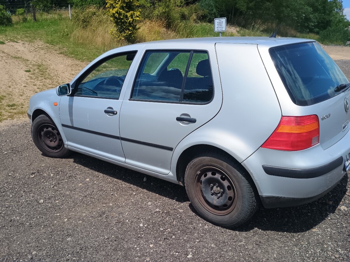 Golf IV