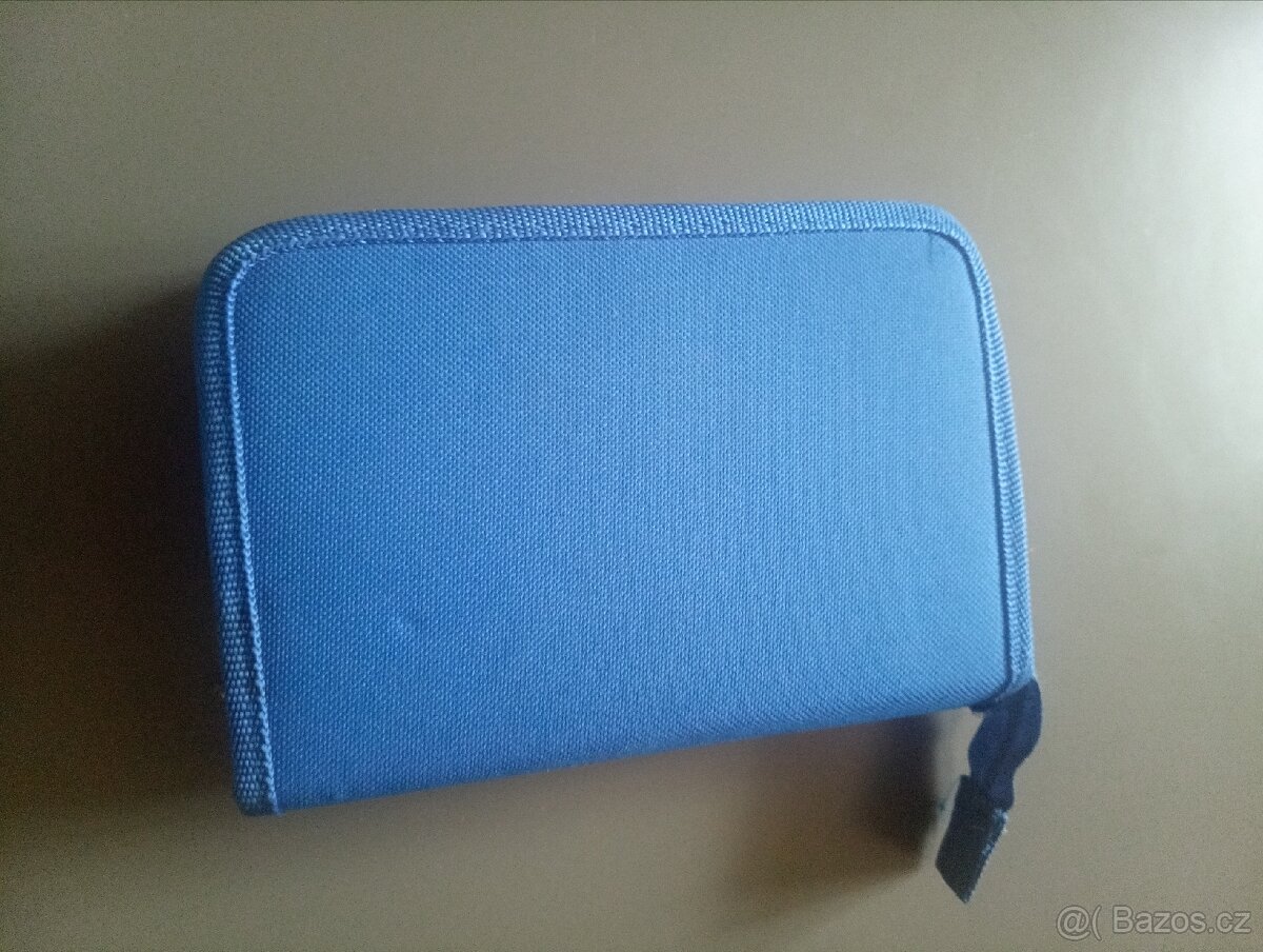 Penál na zip s vybavením