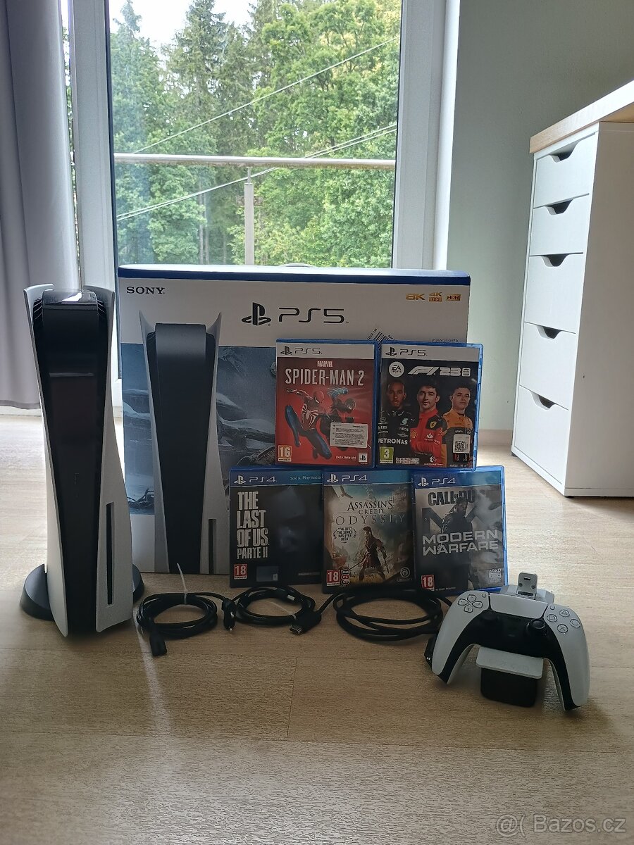 PS5 s mechanikou + 1 ovladač + 5 her