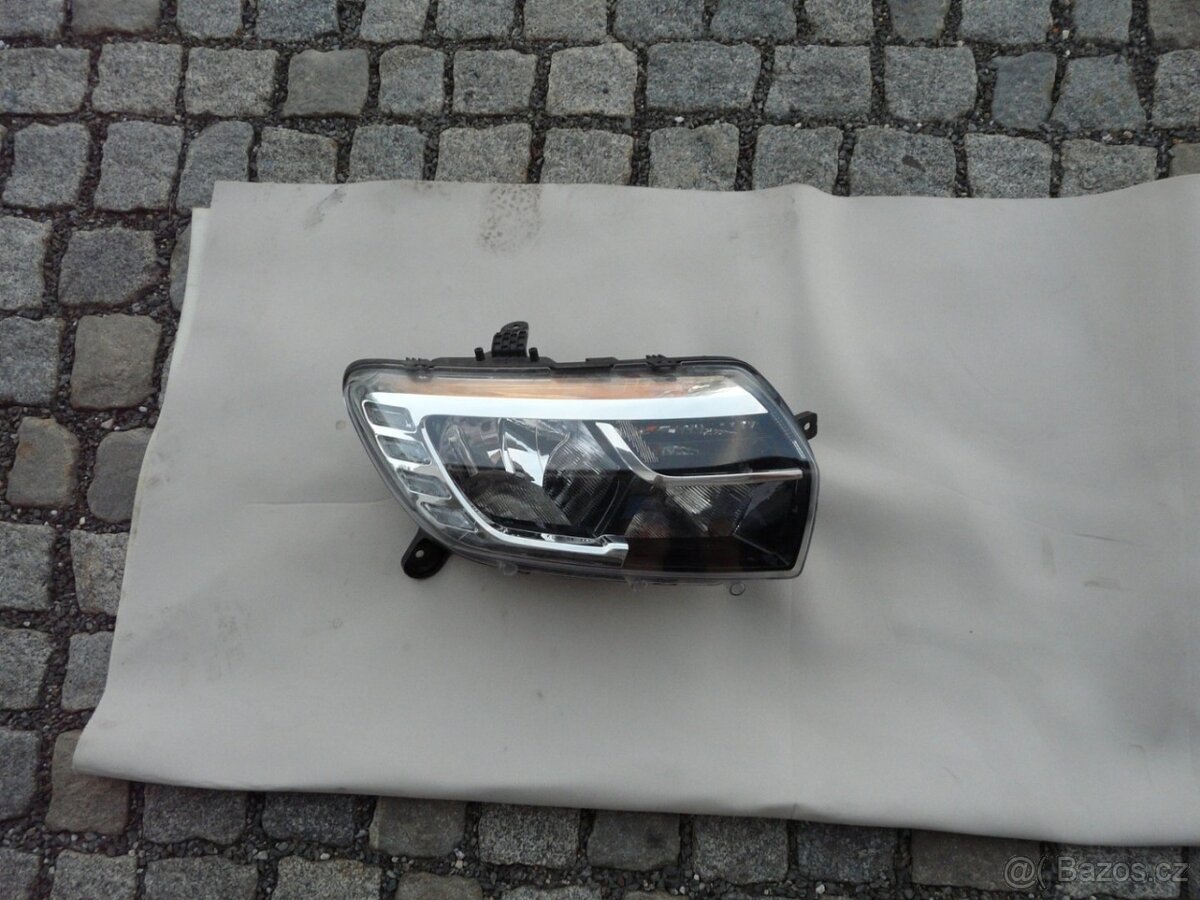 DACIA LOGAN SANDERO II PŘEDNÍ PRAVÝ SVĚTLO