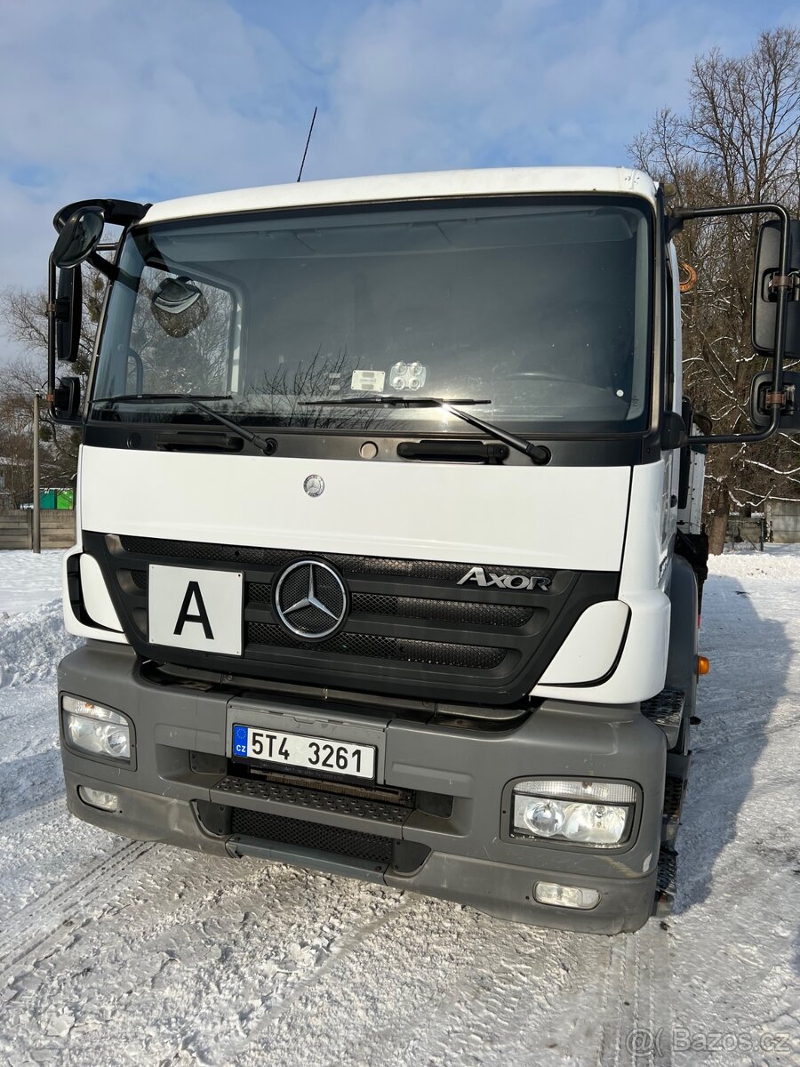 MERCEDES-BENZ AXOR 1829 – HYDRAULICKÁ RUKA
