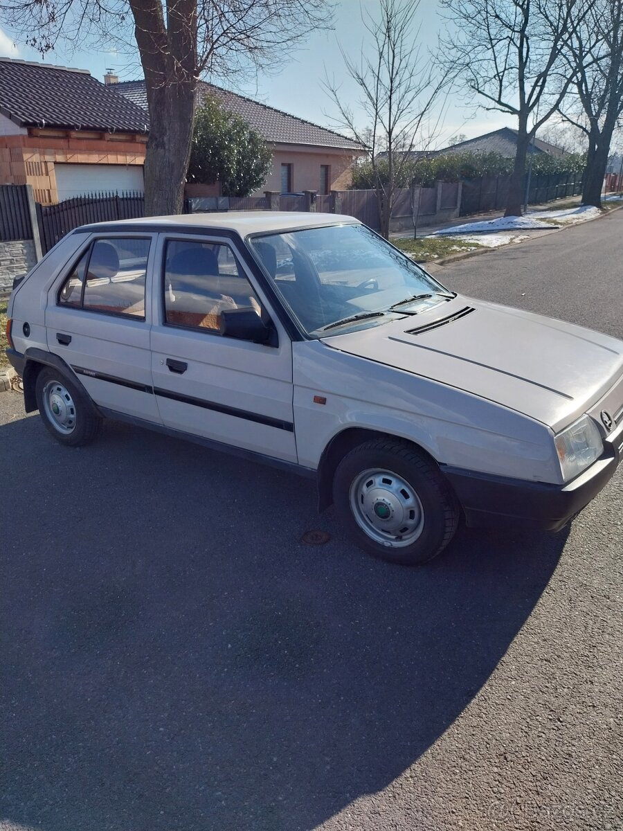 Škoda favorit 135L