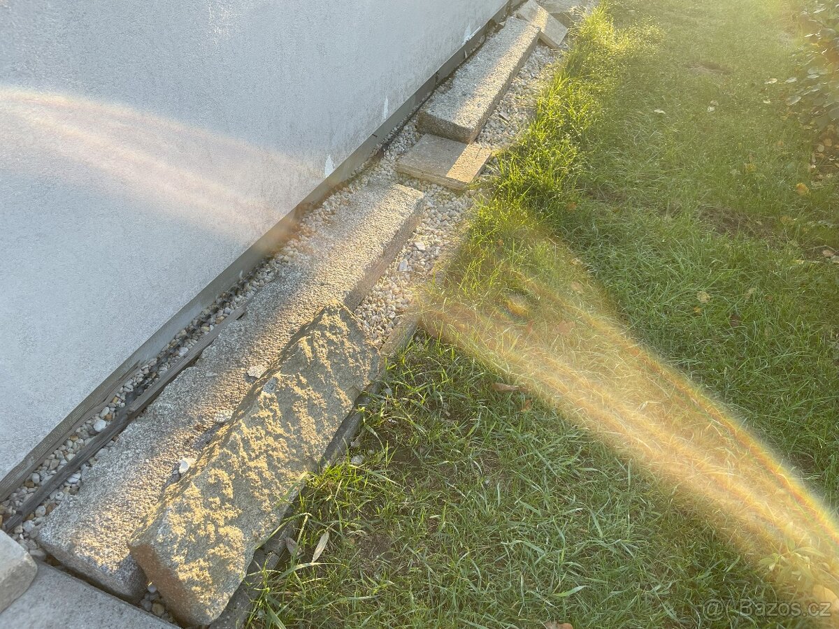 Žulové bloky, schodnice, obrubníky, kostky