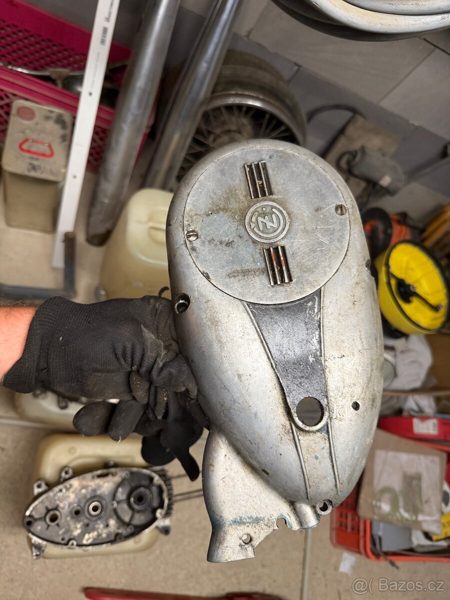 Cz 125 T víko zapalování