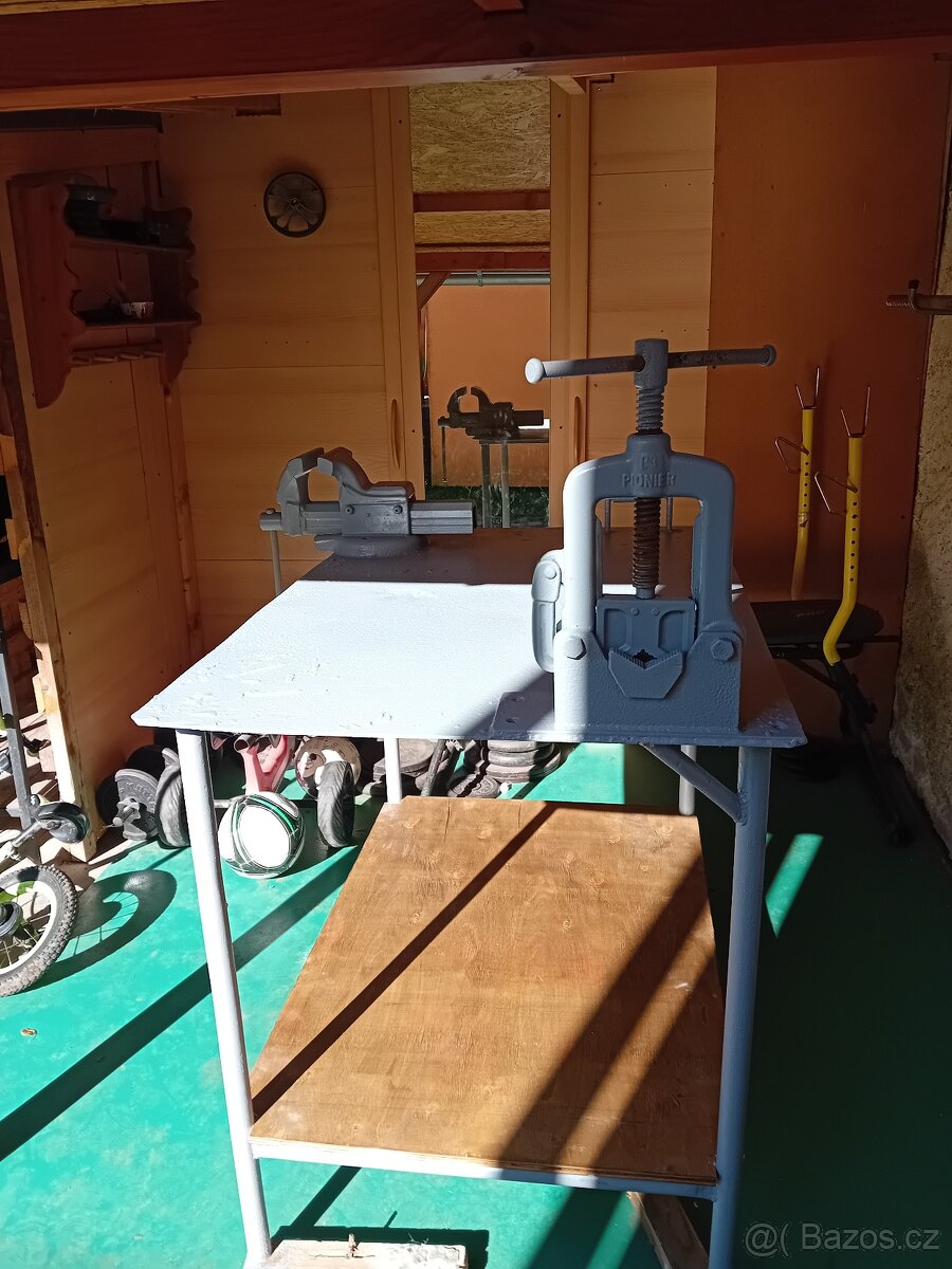 Ponk pracovní stůl dvakrát svěrák