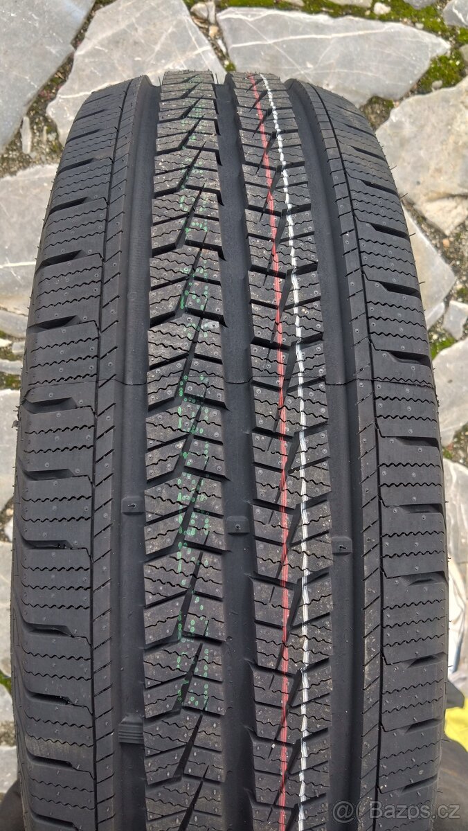 prodám 4 zimní pneu 225 75 16 C nové TRACMAX