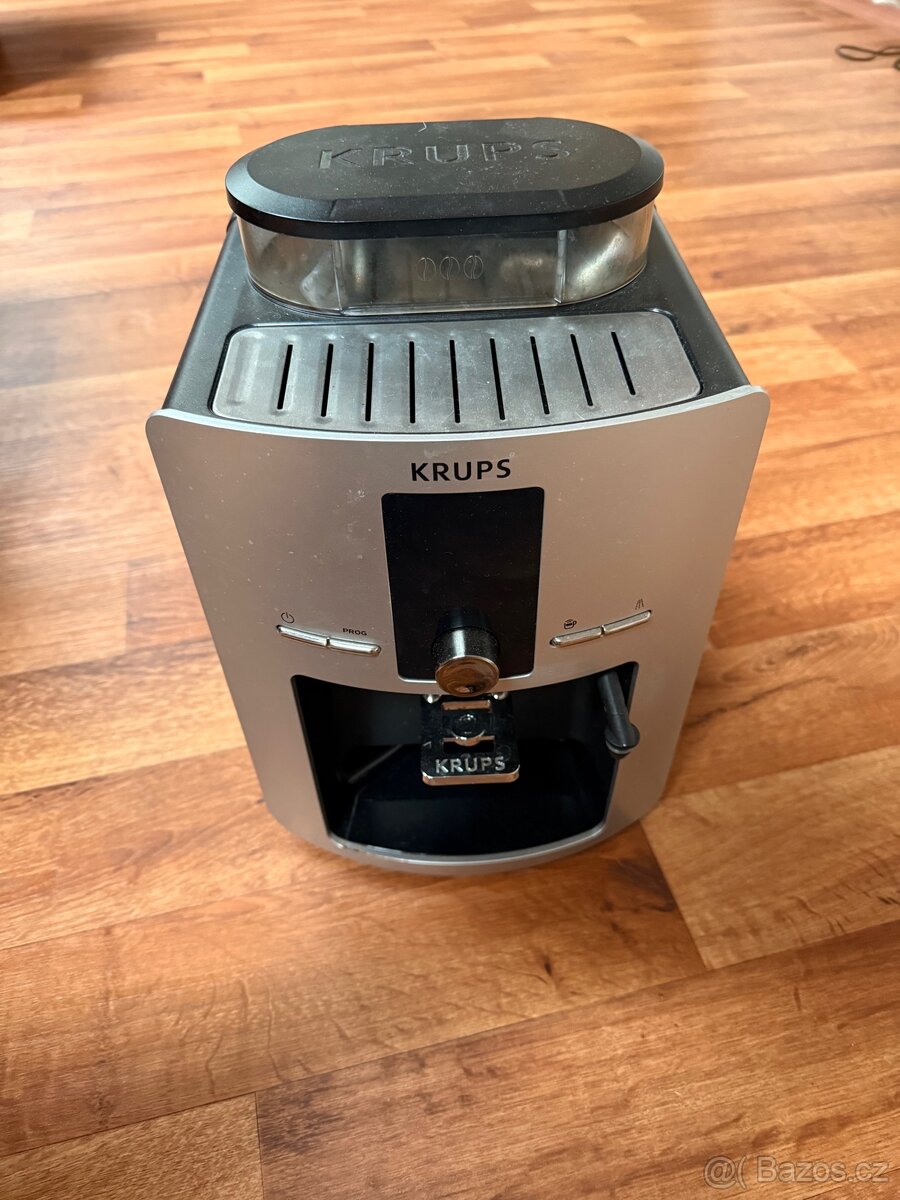 Kávovar Krups funkční, chybějící díly