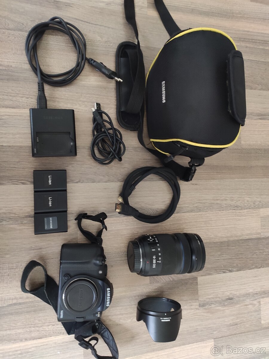 Prodam Samsung NX11 + Samsung objektiv 18-200 OIS