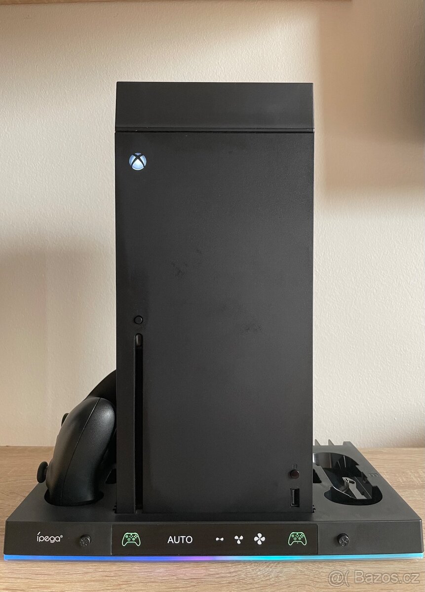 iPega multifunkční nabíjecí stojan - Xbox series X