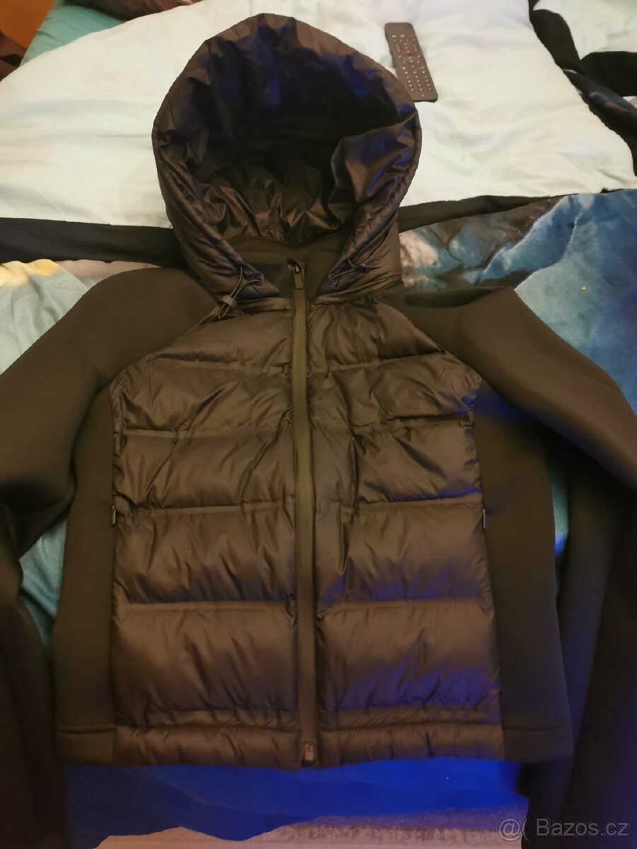 Krásná nova zimni bunda Zara vel..psana S