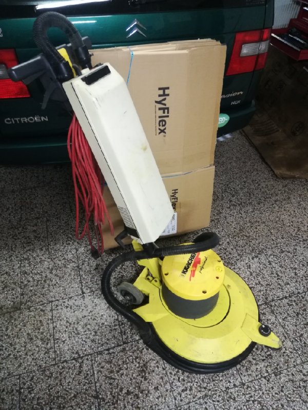 mycí, leštící, brousící stroj Karcher