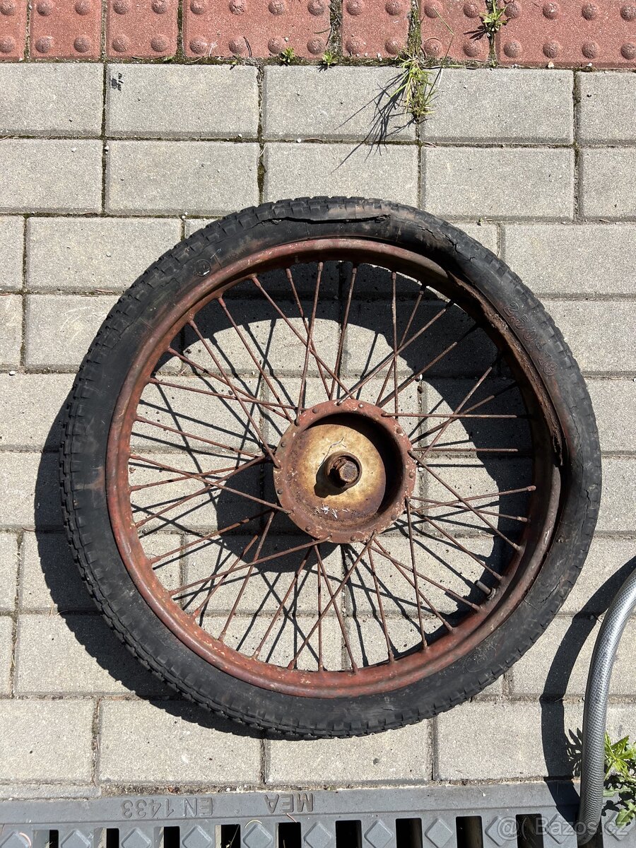 Přední kolo CZ 150c