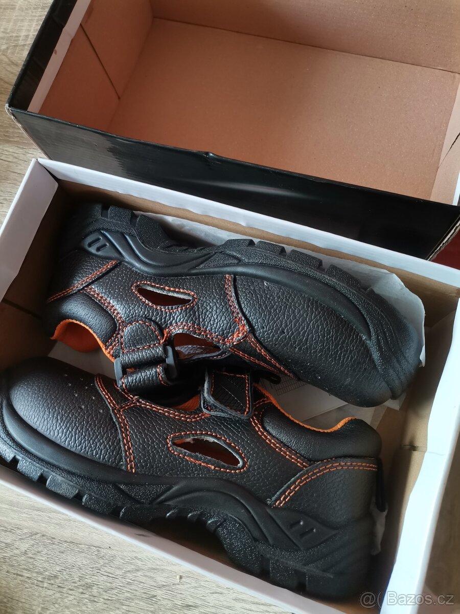 Dámské pracovní sandále