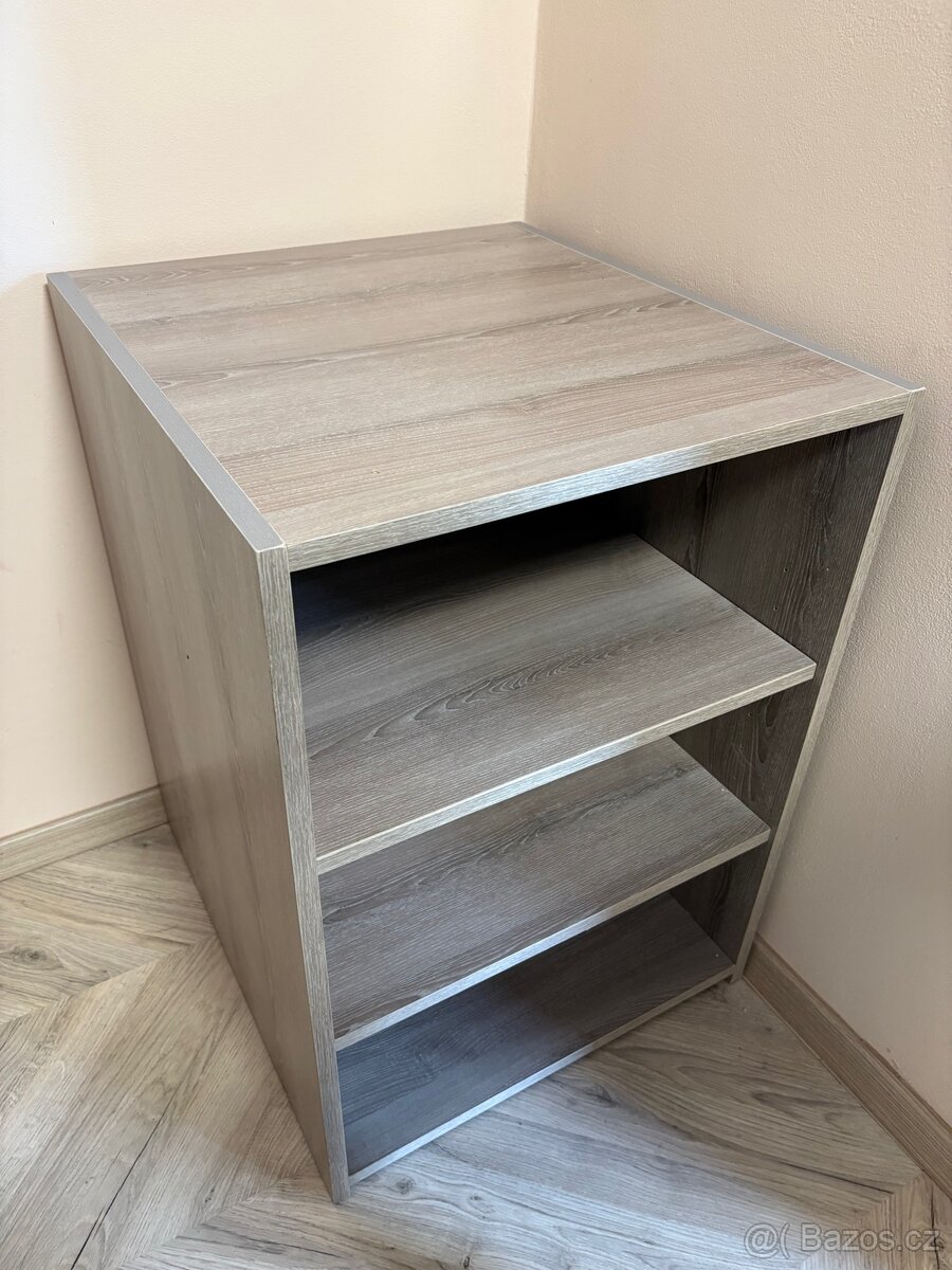 Botník/policová skříň
