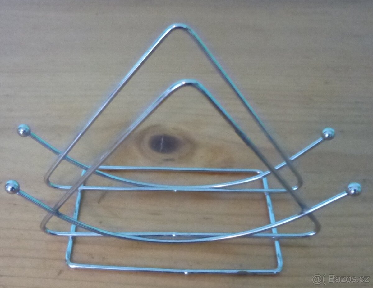 STOJÁNEK N A UBROUSKY - NEREZ