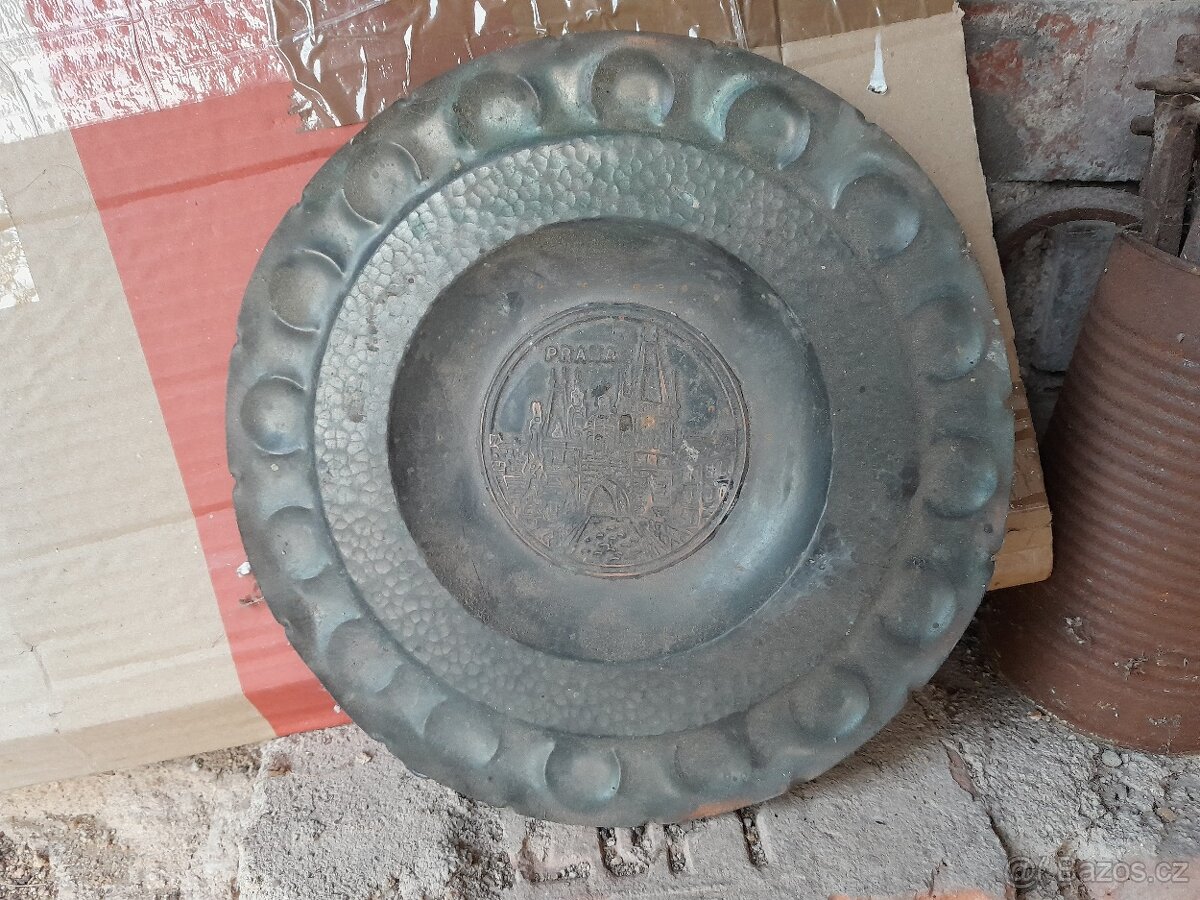 Mosazný talíř Praha