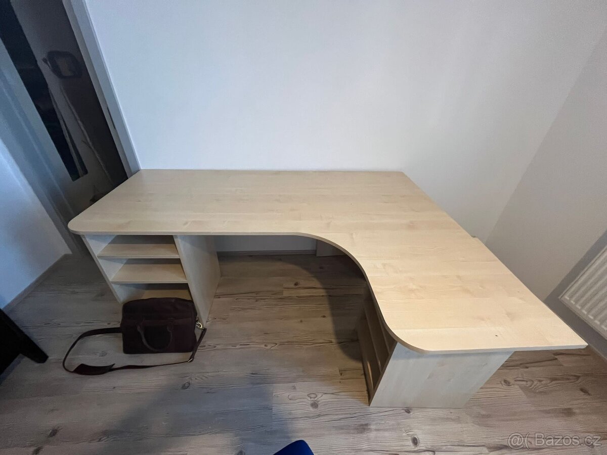 Pracovní stůl a stolek