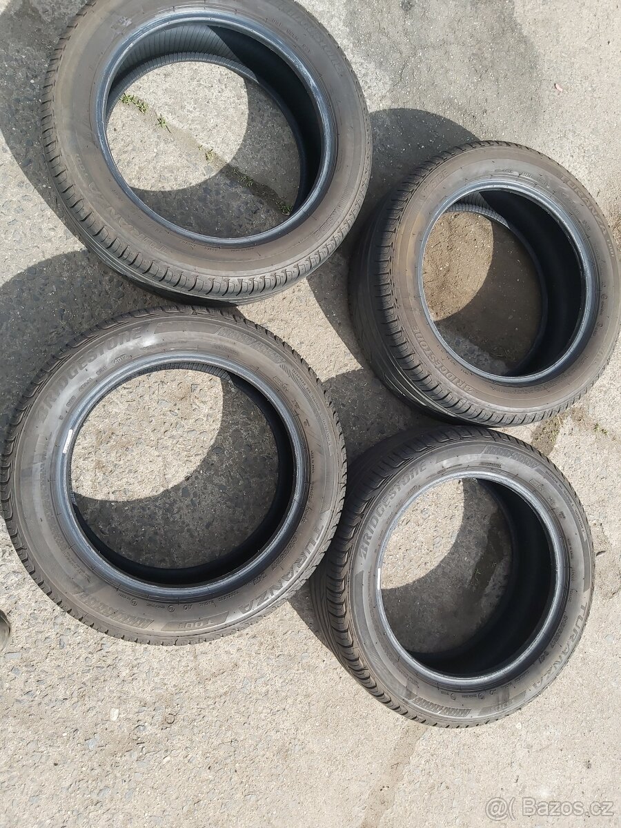Prodám letní pneu Bridgestone Turanza 215/55/17