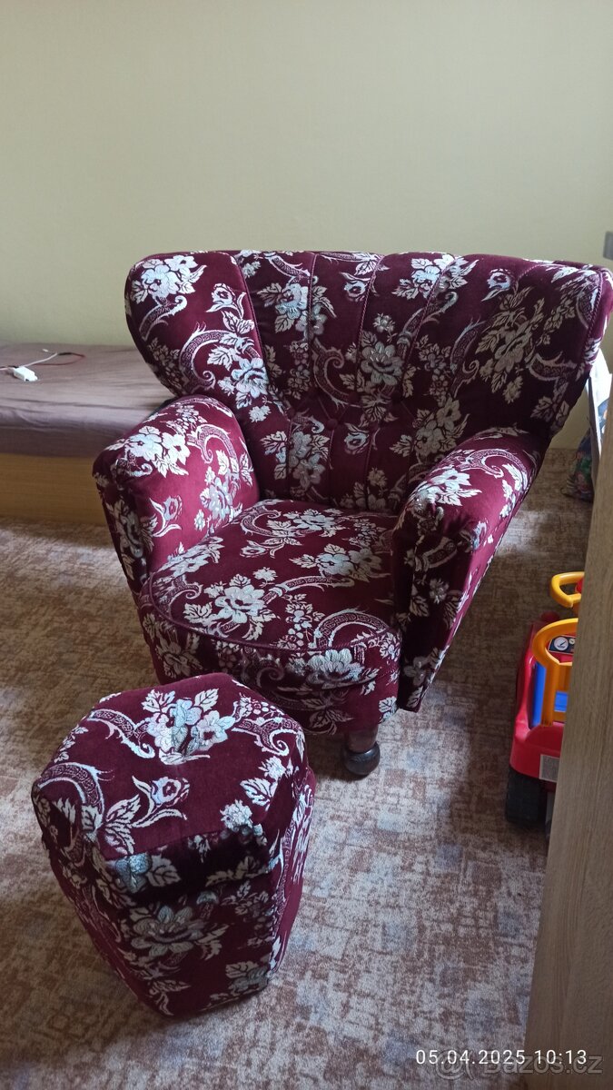 Retro ušák+ Taburet